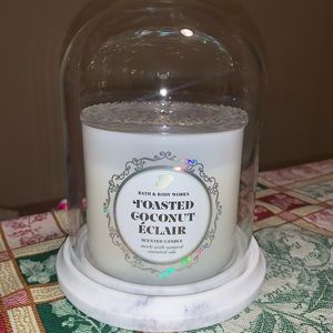 Bath & Body Works Toasted Coconut Eclair Candle